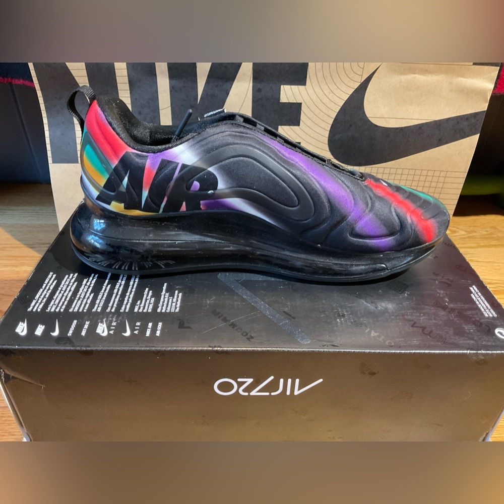 NEW! NIKE AIR MAX 720